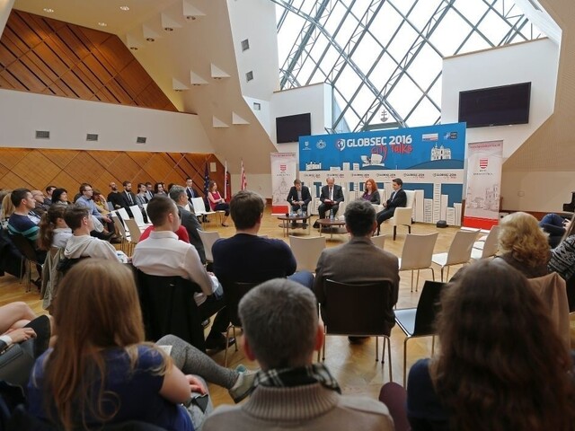 Globsec: Propaganda a kybernetické hrozby ohrozujú bezpečnosť Európy