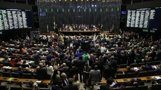 Osud brazílskej prezidentky je neistý, parlament ju chce odvolať