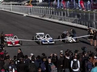 Sezóna F1 zatiaľ patrí jednému mužovi