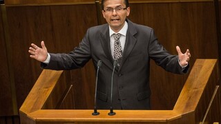 Rozprava k programovému vyhláseniu vlády: Opoziční poslanci nešetrili kritikou