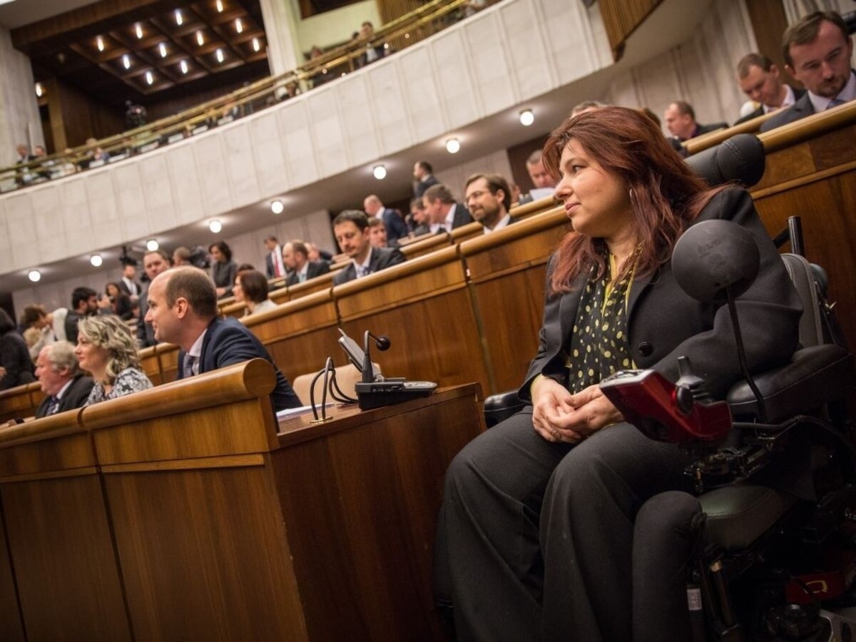 Poslankyňa na vozíku kritizovala chýbajúcu bezbariérovosť na Slovensku