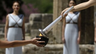 Rozhorel sa olympijský oheň, navštívi viac ako tristo miest