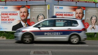 Prvé kolo prezidentských volieb ovládol v Rakúsku populista Hofer