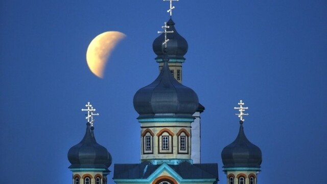 belarus-supermoon-lunar-eclipse-4a065813c2b541b0b3120de1d13189c6-1_0a000002-c688-f7c2.jpg