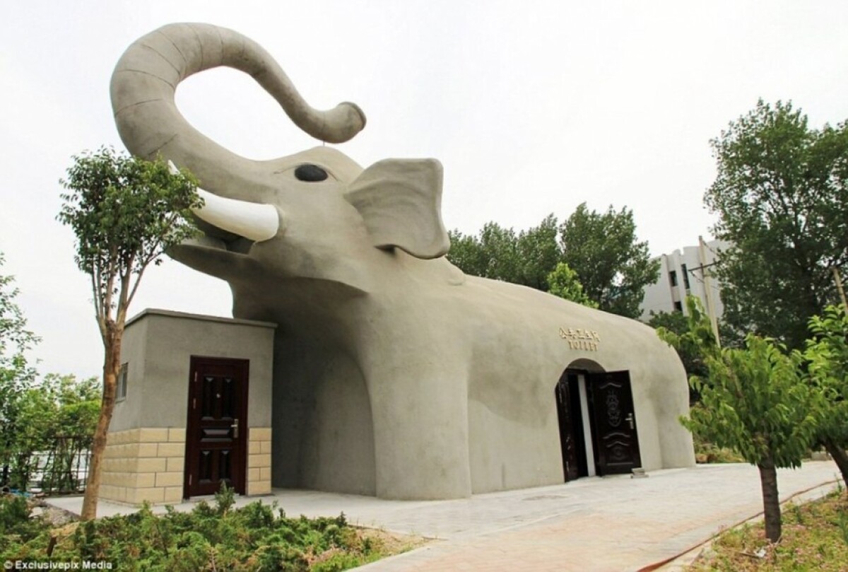 2e8e292600000578-0-an_elephant_shaped_public_toilet_is_seen_in_zhengzhou_henan_prov-a-16_1447846364381.jpg
