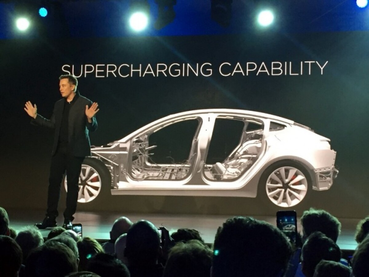 correction_tesla_lower_priced_car-cbdea1fce7f344ca83393ffc4569a7a4.JPEG