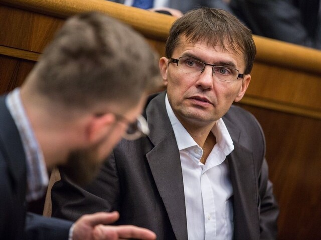 Bašternáka a Kočnera roky kryjú, tvrdí SaS. Mali vraj štátne zákazky