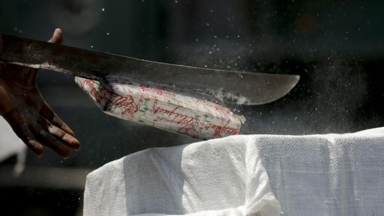 Brutálny útok v Bangladéši: Obhajcu práv homosexuálov rozsekali mačetou