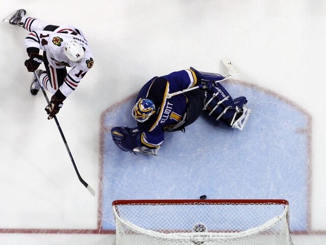 Chicago prehralo rozhodujúci duel so St. Louis, Hossa i Pánik bodovali