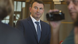 O kauze Bašternák rokovali do polnoci, Imrecze umožní nahliadnuť do zmlúv