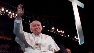 Ján Pavol II. ešte ako kardinál kryl zneužívanie detí poľskými kňazmi. Usvedčuje ho investigatívna reportáž