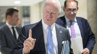 Sýrske mierové rokovania viaznu, USA a Rusko vyzvali na ich záchranu