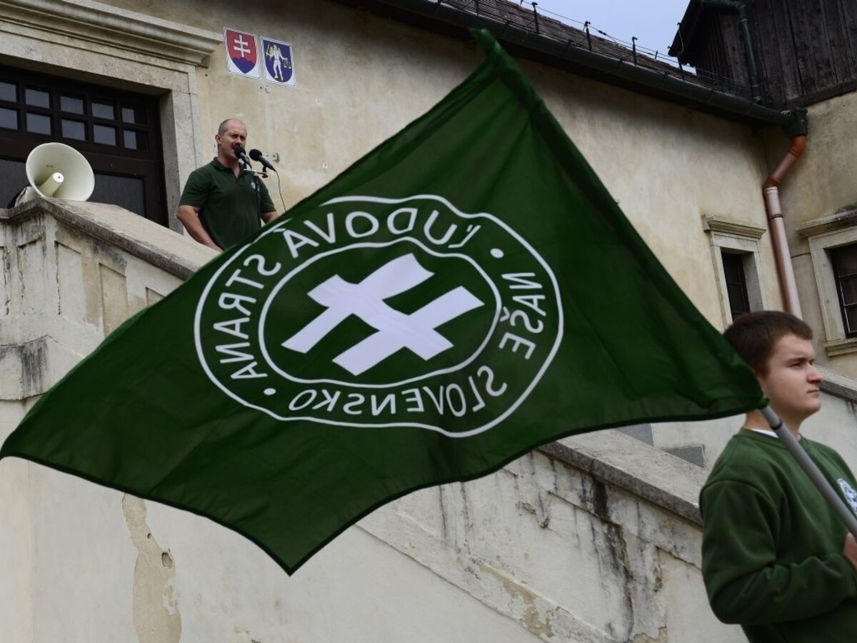 Kotlebovcov prešetruje GP, petíciu proti nim podpísali tisícky ľudí