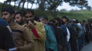 Migranti hľadajú novú trasu. Má viesť cez Česko, varuje odborník