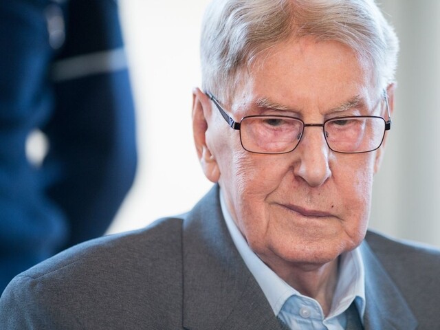 Bývalý dozorca z Osvienčimu sa ospravedlnil, o masových vraždách vedel