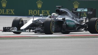 Hamilton dosiahol najlepší čas v tréningoch na VC Ruska