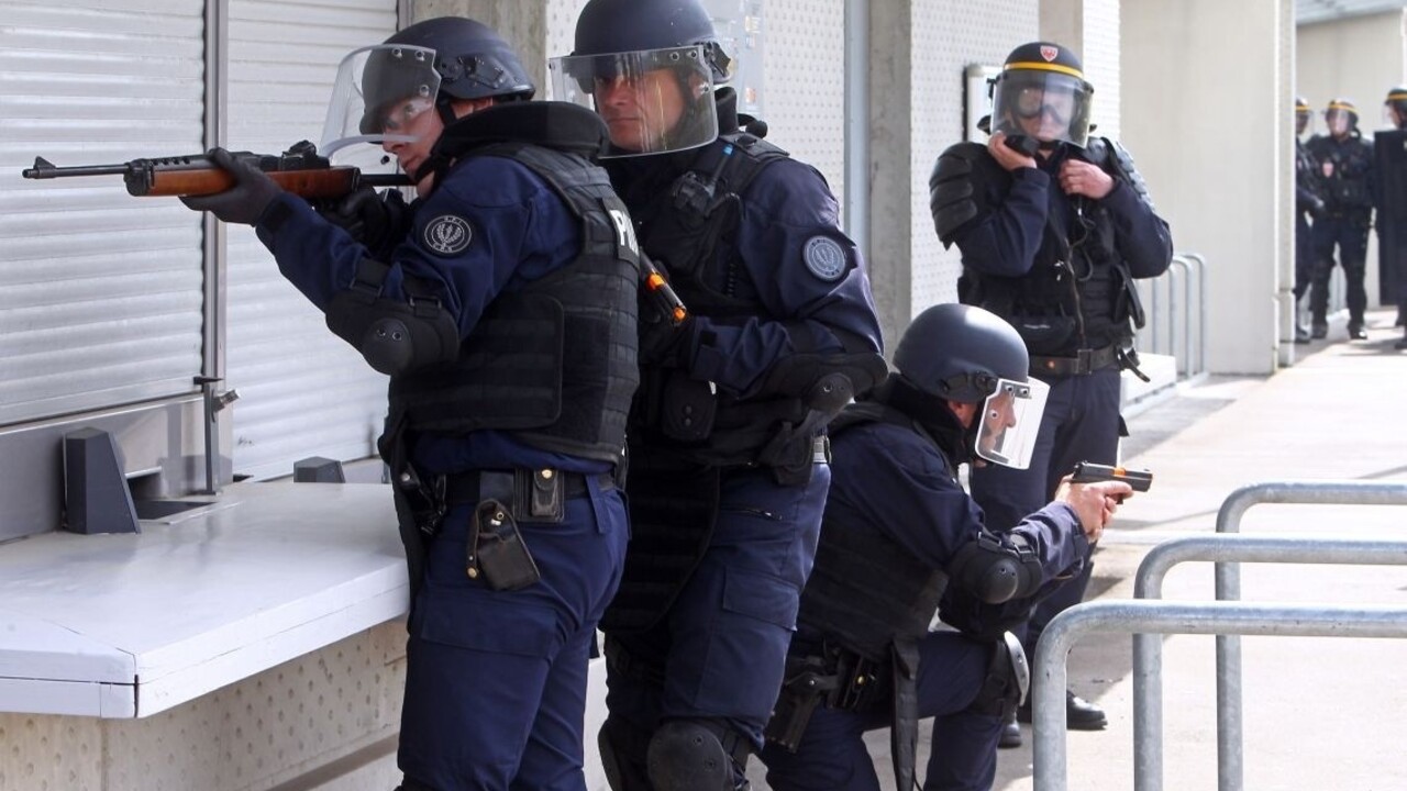 Bruselský atentátnik mal spláchnuť bombu do záchoda