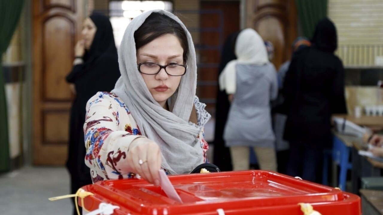 Reformisti a umiernení nezískali väčšinu v iránskom parlamente