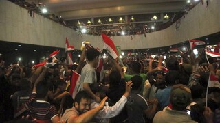 Do irackého parlamentu vtrhli protivládni demonštranti