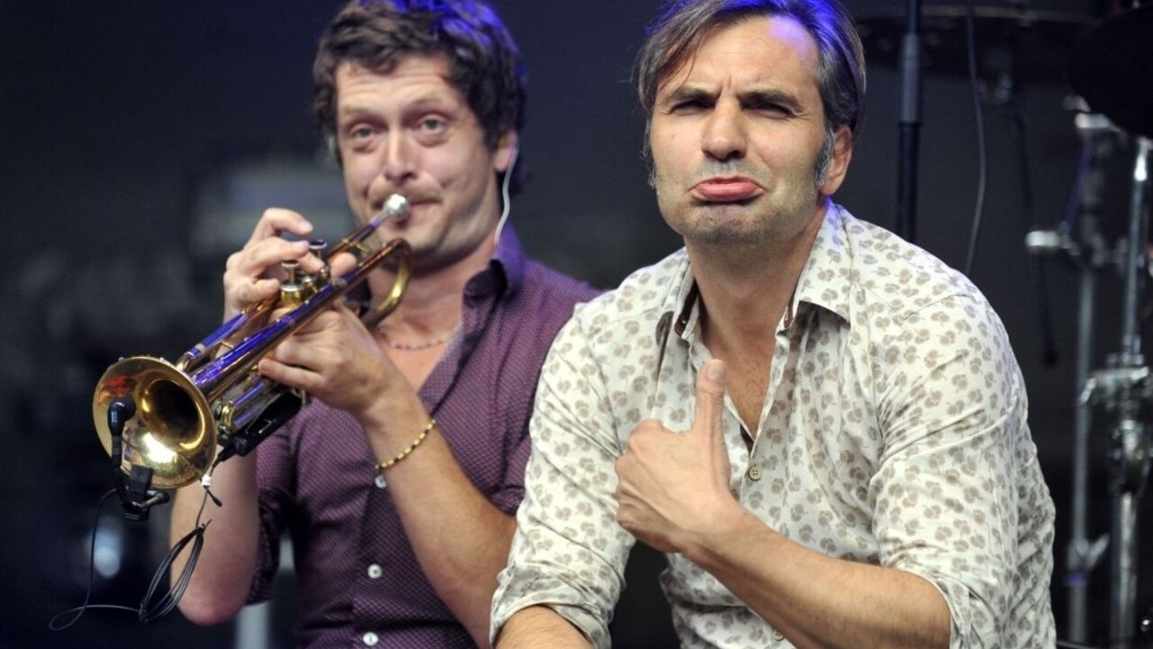 Českí hudobníci sa vlámali do reštaurácie, skončili na záchytke