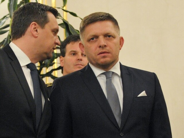 SNS dôveruje viac ľudí ako Smeru, ukázal prieskum Polis