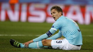 Axaj a Eindhoven majú zhodný počet bodov, o titule rozhodne posledné kolo