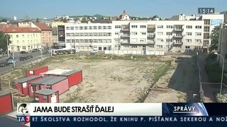 Banskobystričania sa jamy na námestí nezbavia, investor je v konkurze