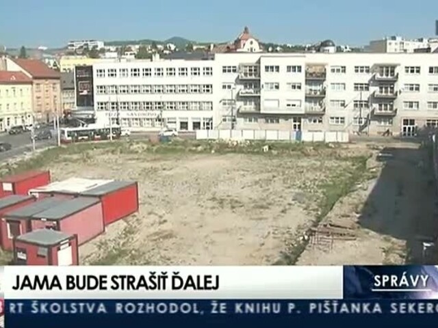 Banskobystričania sa jamy na námestí nezbavia, investor je v konkurze