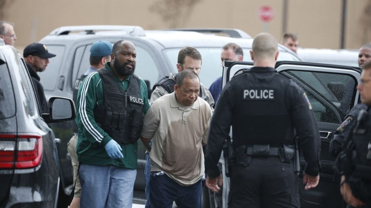 Streľbu vo Washingtone neprežili dve ženy, podozrivým je policajt