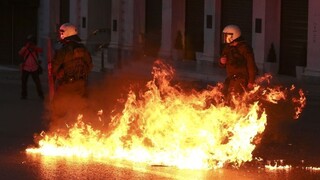 Grécky parlament schválil nové reformy, krajinou otriasli masové protesty