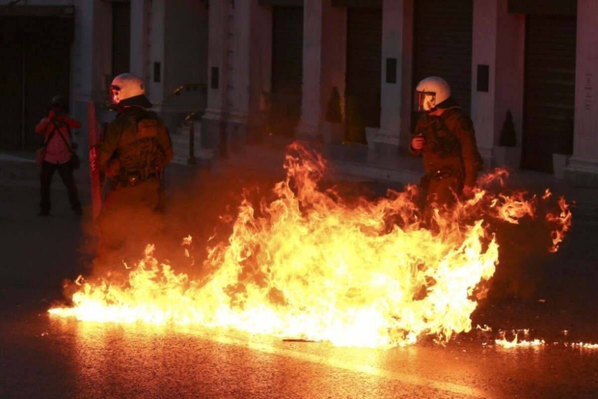 aptopix-greece-bailout-aa53c91ecaa74c80aa31c105f37d915f_c1bf4426.jpg