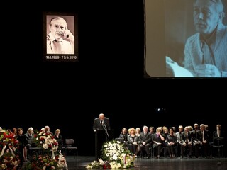 V budove SND sa naposledy rozlúčili s hercom Karolom Machatom
