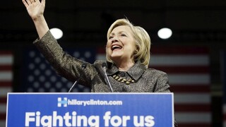 Clintonová a Trump by si nominácie strán už nemali nechať vziať