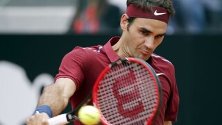 Federer v Ríme skončil, v zápase s Thiemom sa očividne trápil