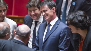 Francúzska vláda prežila hlasovanie o dôvere, krízu vyvolal zákonník práce