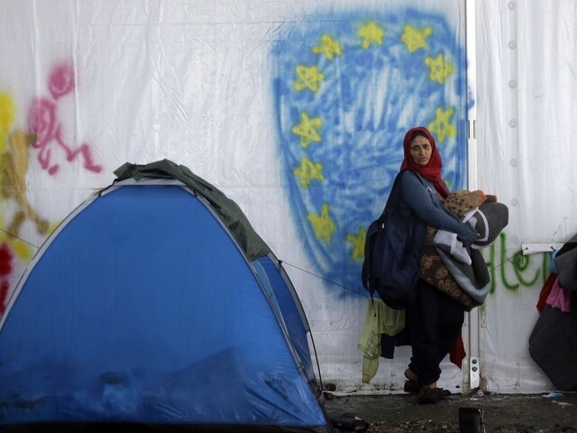 Brusel pri migrantoch zvažuje plán B, s Tureckom v ňom nepočíta