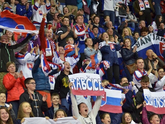 Slovenských hokejistov čaká náročný víkend, musia bodovať