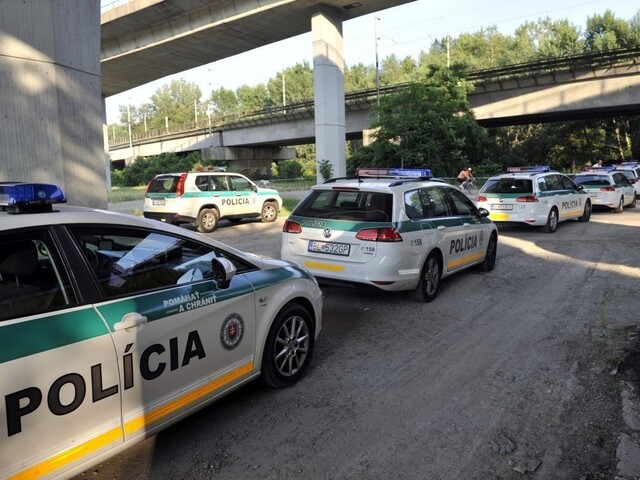 Nie všetci policajti sa riadia heslom "pomáhať a chrániť"