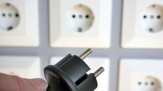 Vedci z STU uspeli v súťaži. Čo dokáže ich inteligentná zásuvka?