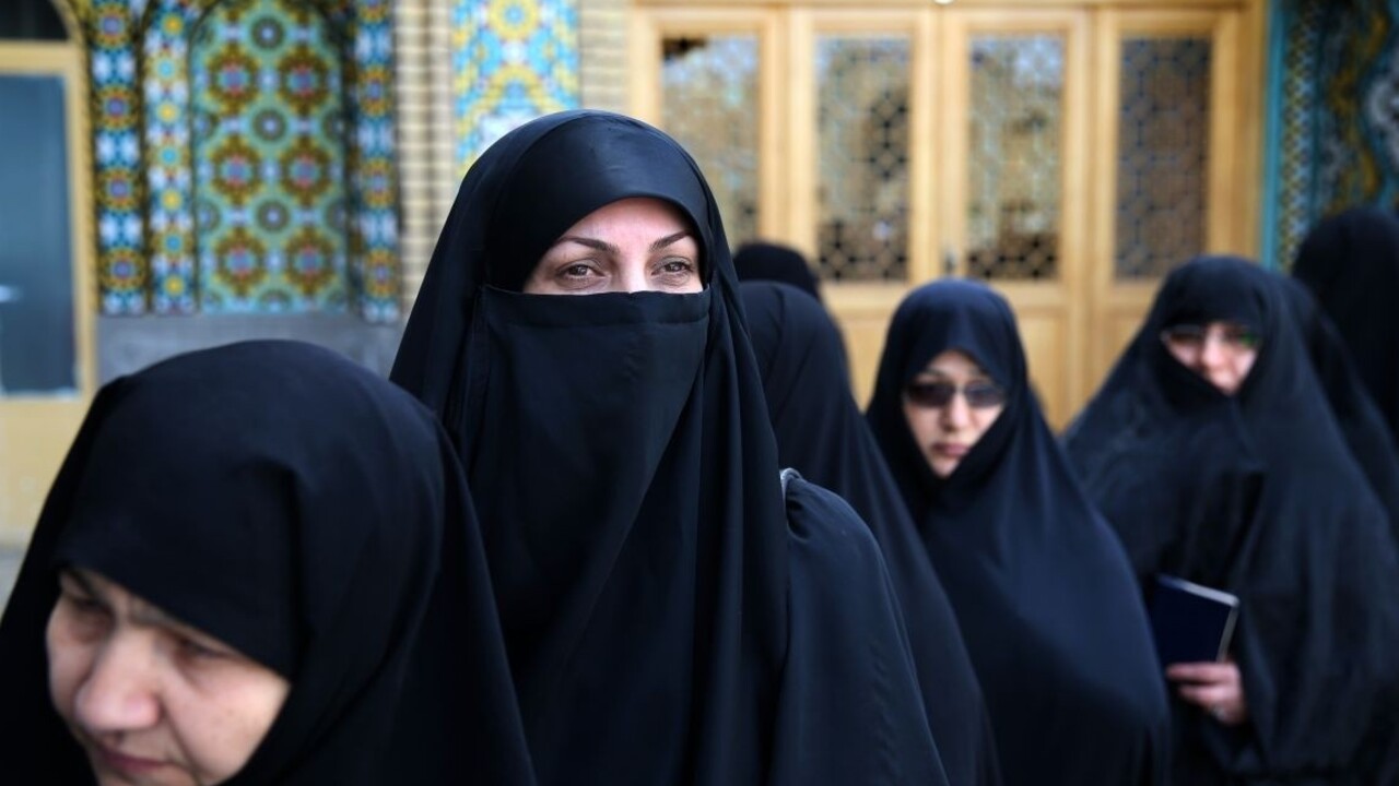 irán zahalené ženy 1140px (TASR/AP)