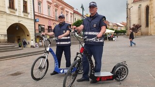 Poriadok v Prešove budú strážiť aj policajti na kolobežkách