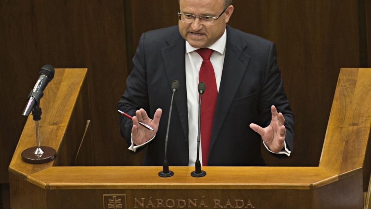 Opozícia chce zrušiť minimálne mzdové nároky, sú nadbytočné