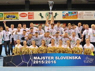 Hádzanári Prešova opäť šampiónom SR, Šaľa bližšie k bronzu