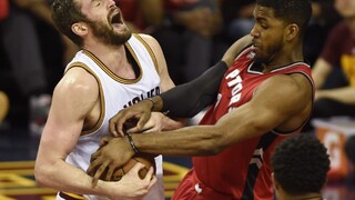 Cleveland dosiahol desiatu výhru, LeBronovo triple-double