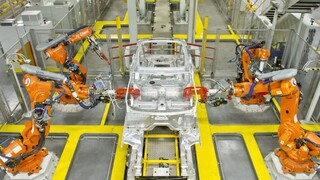 V novej automobilke Jaguar Land Rover chcú pracovať desaťtisíce ľudí