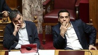 Gréci schválili nový balík daňových a úsporných opatrení