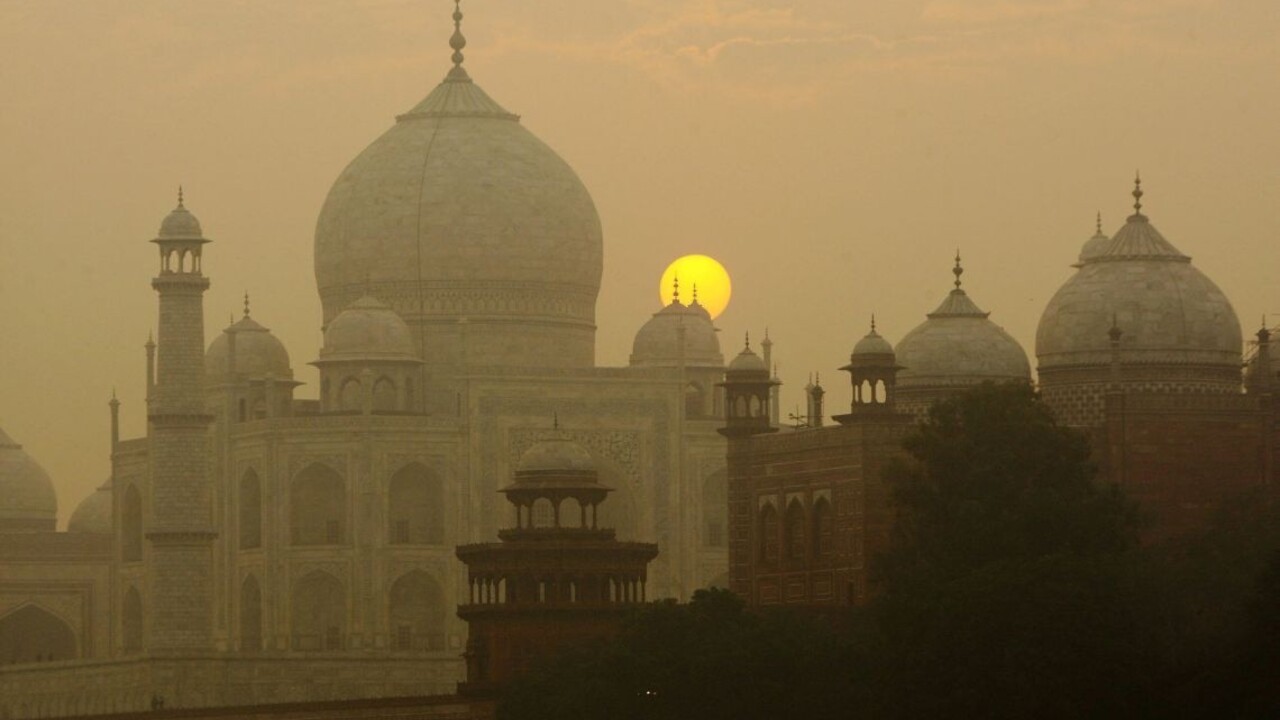 Tádž Mahal prichádza o vzácne mozaiky, môžu za to komáre