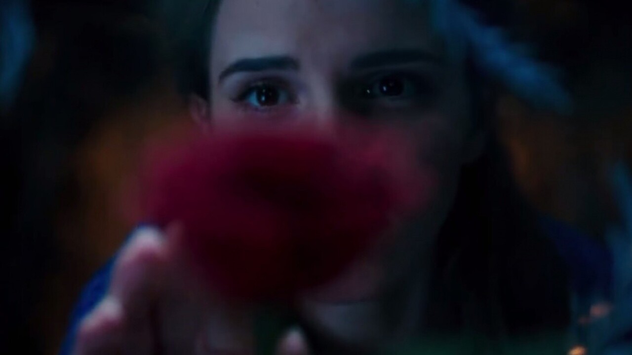 Zverejnili trailer k novej verzii Krásky a zvieraťa, v ktorej hrá Emma Watson