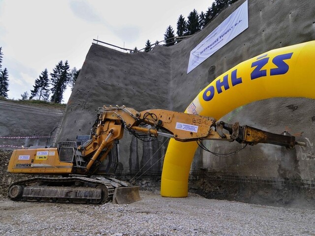 Diaľnica pri Ružomberku sa predraží, tunel sa musí prehĺbiť