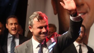 Neúspešný kandidát na rakúskeho prezidenta zvažuje napadnutie výsledkov